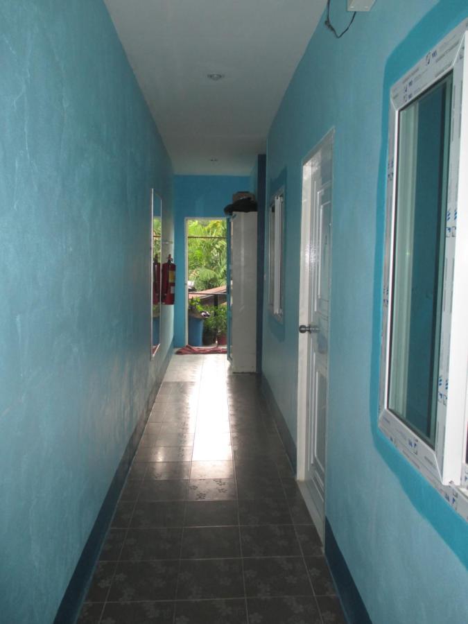 Rehab Hostel Phi Phi-öarna Exteriör bild